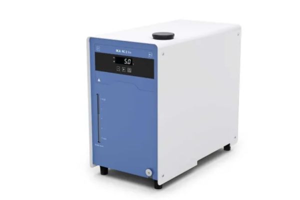 Banho ultratermostático - Chiller de Recirculação Compacto.
