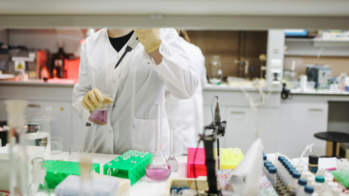 Sustentabilidade e parcerias em laboratórios 2024